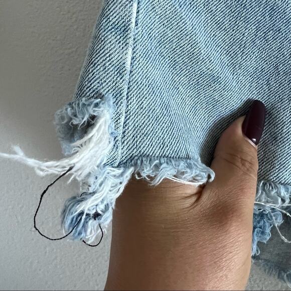 Vintage Levi’s Silvertab Lean Denim Distressed Shorts 13/14 - Picture 5 of 9